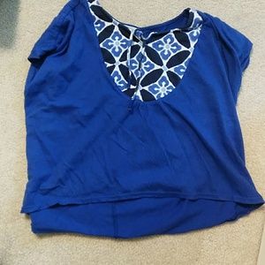 A navy blue short sleeve shirt